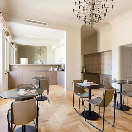 Apollo 4* Συρακούσες