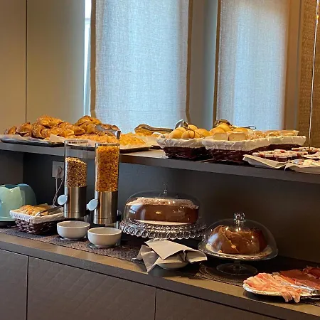 Apollo Πανσιόν 4*